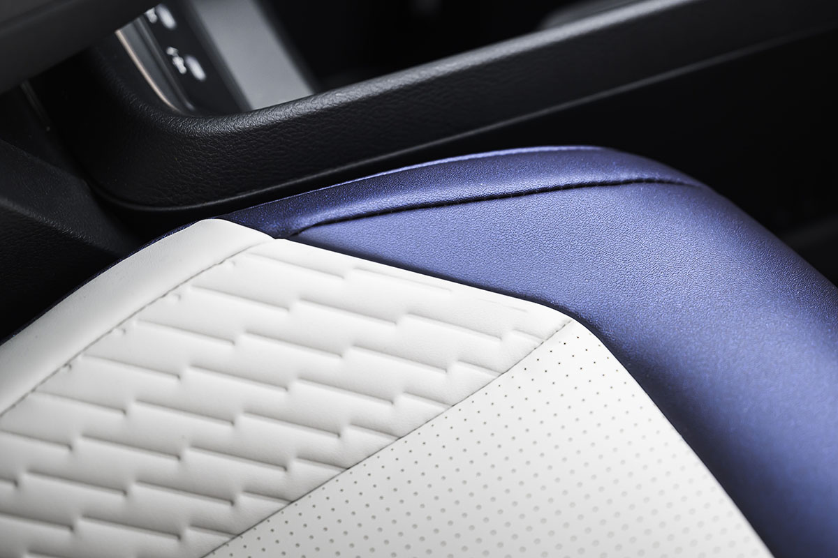 新型日産「リーフ」が生産削減で波乱の船出？ バッテリー供給遅延が影を落とす