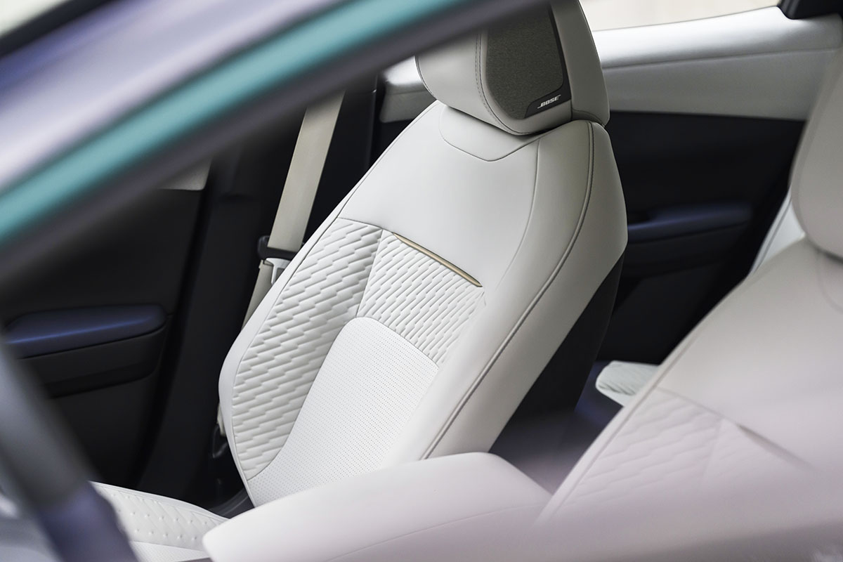 新型日産「リーフ」が生産削減で波乱の船出？ バッテリー供給遅延が影を落とす