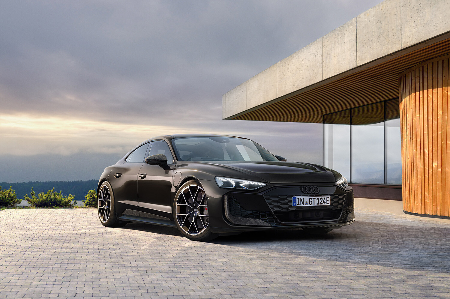 【航続距離600km超＆最大925psの怪物】限定25台の特別仕様も登場。アウディ「eトロンGT」が大幅改良…価格は1728万円から