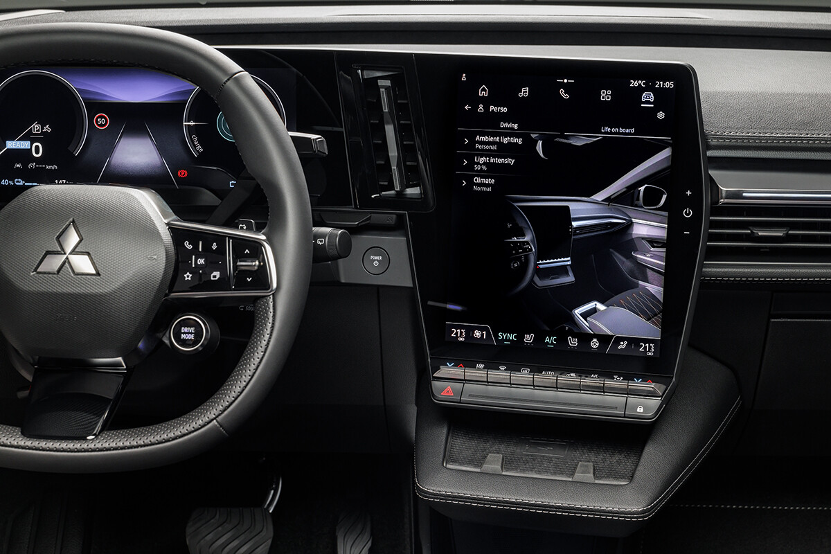 【日本仕様はどうなる？】三菱が新型「エクリプス クロス」初公開。「アリア／リーフ」と同じプラットフォーム採用するルノー製BEVはデザインもスペックも完成度高そう