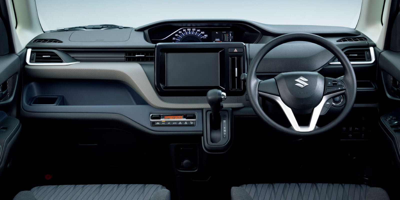 前年比＆目標台数超えの「ソリオ」。販売好調の要因と、ディーラーとユーザーが語る独自の魅力とは？