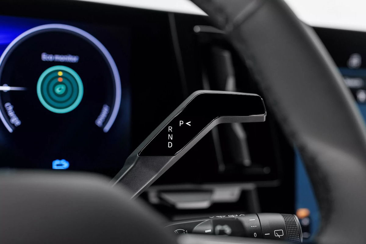 【かっこいいぞ】三菱新型「エクリプス クロス」がBEV＆欧州専用モデルとして登場！ 日本導入の可能性はあるのか？