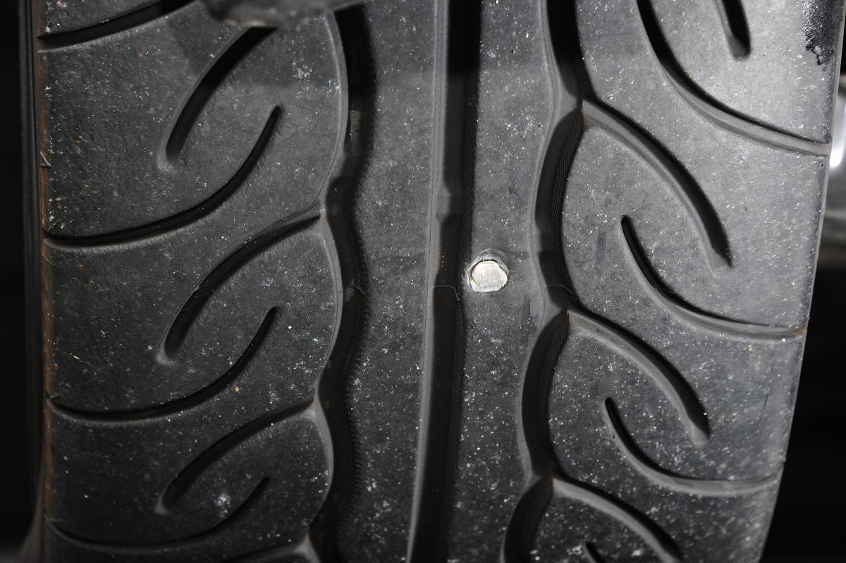 疑問 タイヤはパンク修理をすればそのまま使い続けて問題ない Web Cartop 自動車情報サイト 新車 中古車 Carview