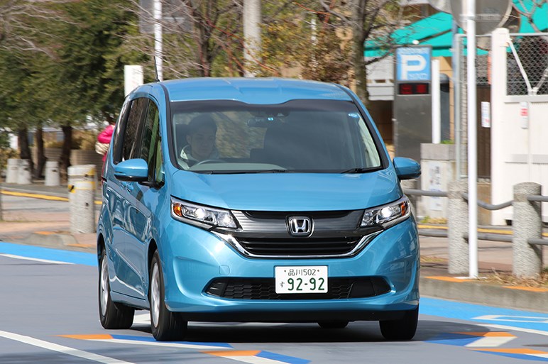 フリード ガソリンモデル試乗 見た目も使い勝手も良いが官能性が足りない Carview 自動車情報サイト 新車 中古車 Carview