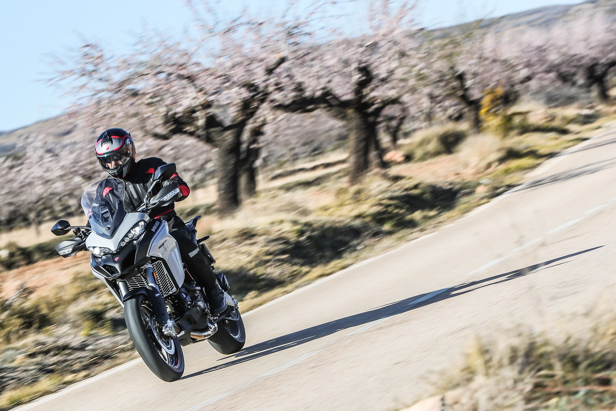 ドゥカティにみる今どきバイクの慣らし運転 Gq Japan のコメント一覧 自動車情報サイト 新車 中古車 Carview