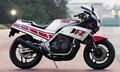 早川まりなのヤマハ「FZ400R」／『あいつとララバイ』のオートバイを解説！【第6回】