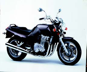 いよいよ90年代に突入 人気沸騰の ニンジャ と カタナ もマイナーチェンジ 日本バイク100年史 Vol 048 1990年 Webアルバム Webオートバイ 自動車情報サイト 新車 中古車 Carview