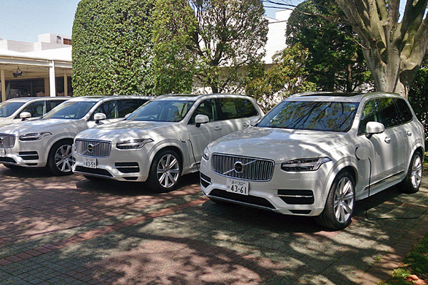ボルボxc90試乗 Phevのt8って 細かいところまでラグジュアリーなのね レポート 藤本えみり Auto Prove の写真 自動車情報サイト 新車 中古車 Carview