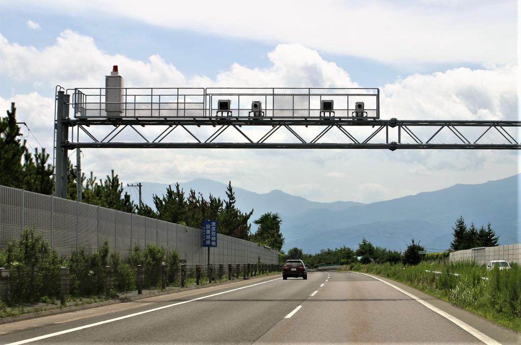 秋のドライブシーズン真っ盛り 特別大公開 東北道はこの自動速度取締機 オービスに要注意 Motorfan 自動車情報サイト 新車 中古車 Carview