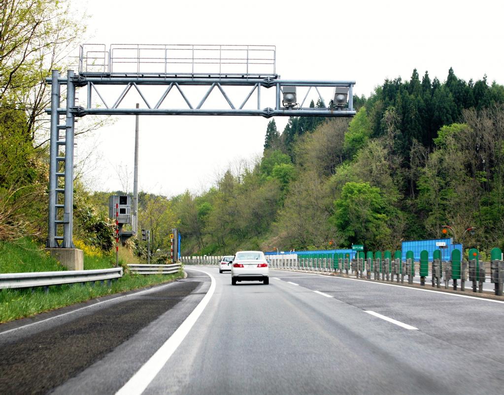 秋のドライブシーズン真っ盛り 特別大公開 東北道はこの自動速度取締機 オービスに要注意 Motorfan 自動車情報サイト 新車 中古車 Carview