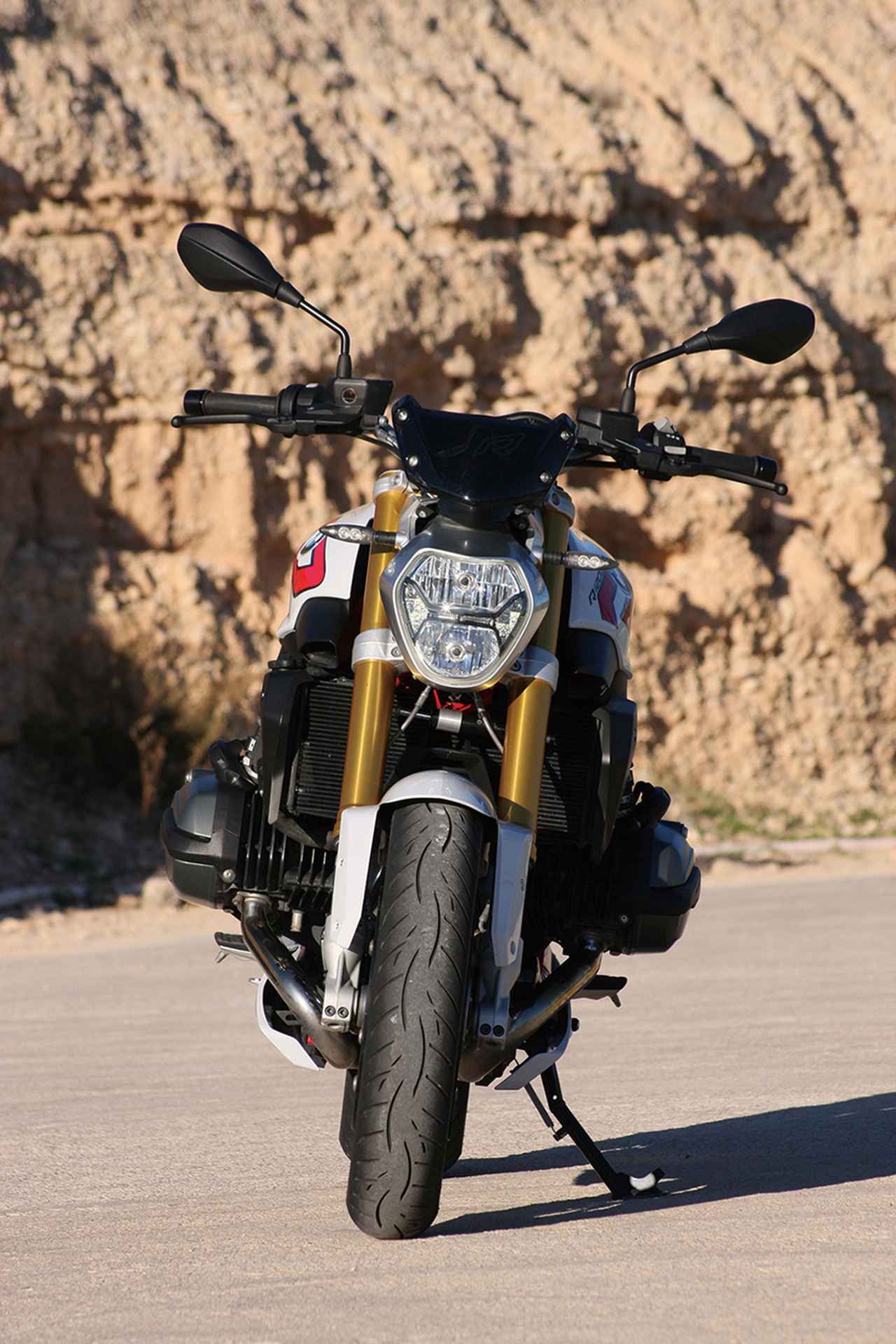 伝統のボクサーツインを積みフレンドリーになって降臨 Bmw R10r 15年 試乗インプレ Webオートバイ 自動車情報サイト 新車 中古車 Carview
