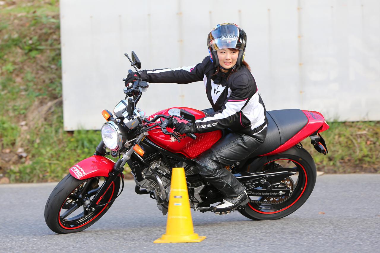 平嶋夏海がyoutubeでライディングレッスン おしえて なっちゃん先生 スタート Webオートバイ 自動車情報サイト 新車 中古車 Carview