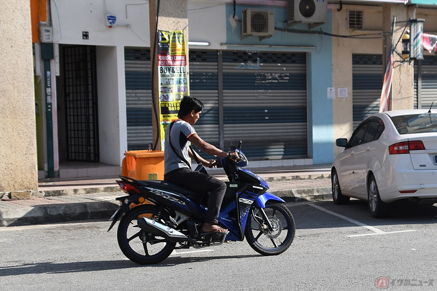 道路を行き交うバイクはほとんどが アンダーボーン 日本とは異なるマレーシアのバイク事情 バイクのニュース 自動車情報サイト 新車 中古車 Carview