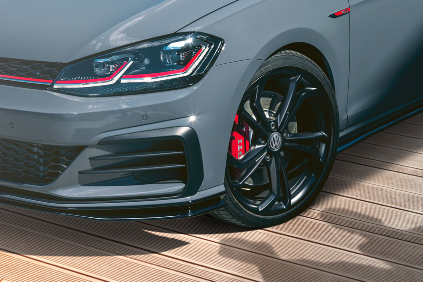 フォルクスワーゲン Wtcrレーシングカーのストリート仕様の限定車 ゴルフ Gti Tcr 発売 Auto Prove 自動車情報サイト 新車 中古車 Carview