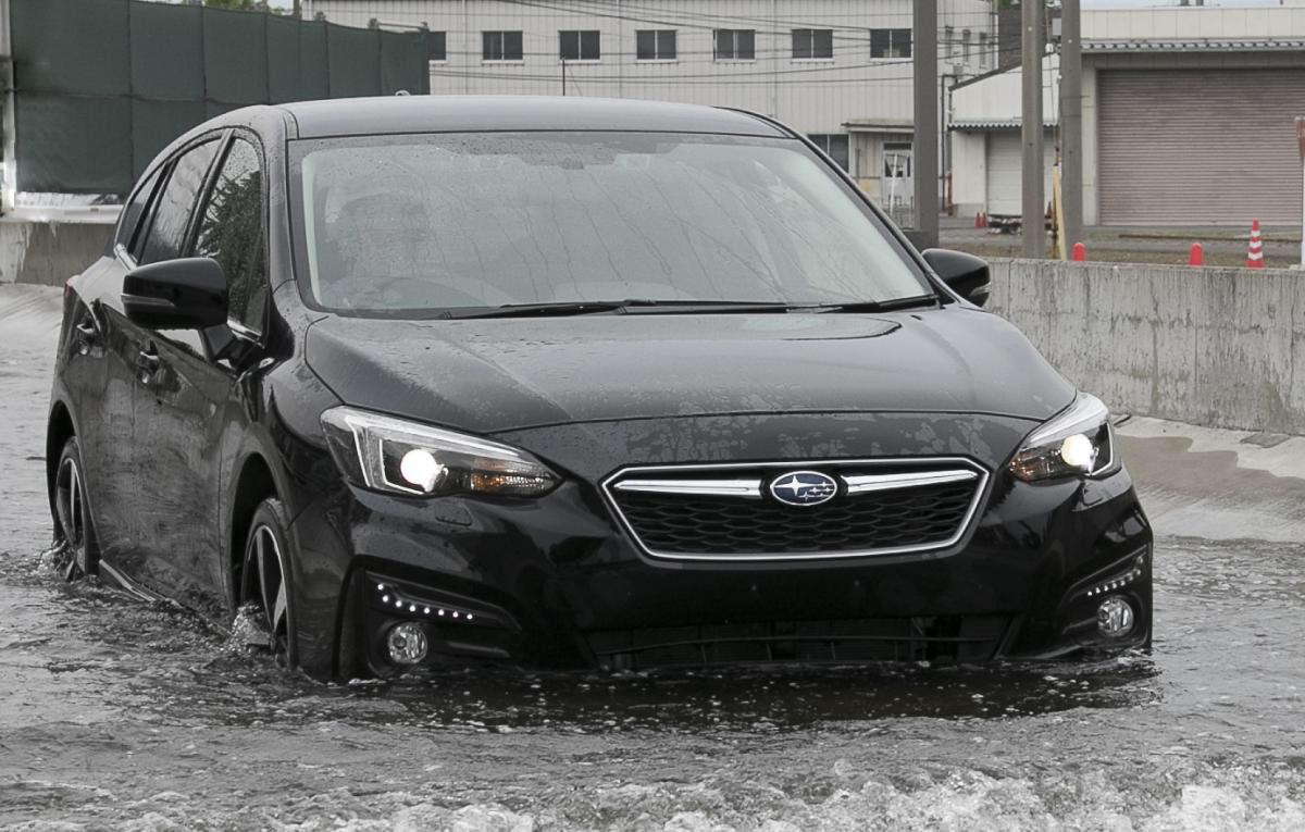 コンプリート 中古車 水没