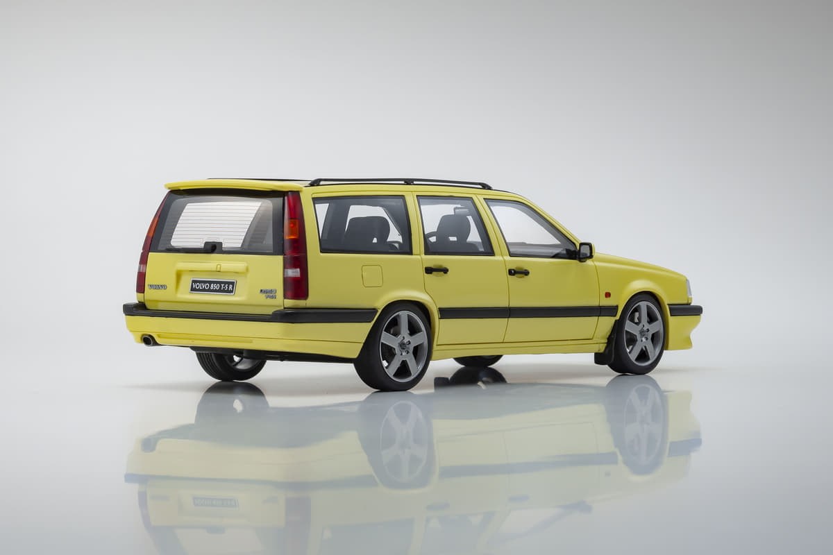ボルボ850 マツダベリーサ リアルなミニカーになって登場 Auto Messe Web 自動車情報サイト 新車 中古車 Carview