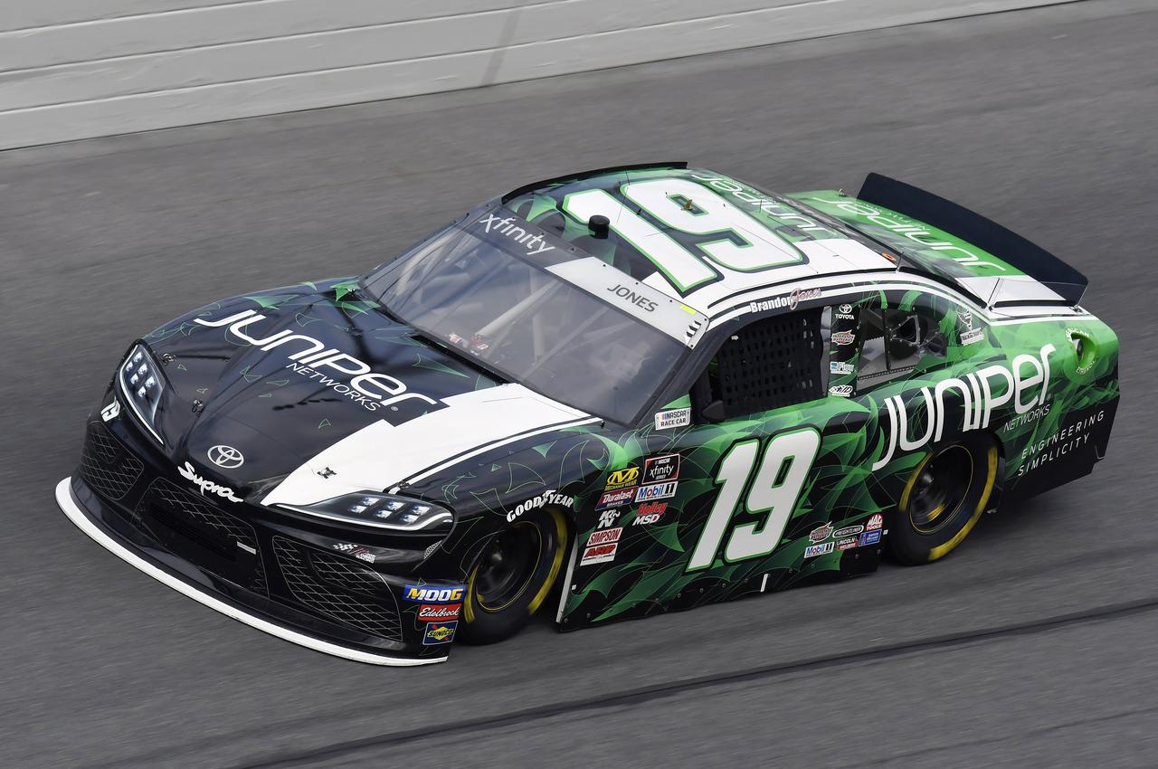 Nascar開幕戦デイトナ500でトヨタ カムリが1 2 3フィニッシュ モータースポーツ Webモーターマガジン の写真 3ページ目 自動車情報サイト 新車 中古車 Carview