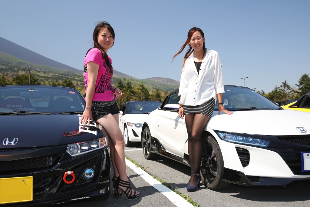 女子はスポーツカーに興味がないって誰が言った S660でクルマ遊びを本気で楽しむエスロク女子を捕獲 Webホットマシン Web Option 自動車情報サイト 新車 中古車 Carview