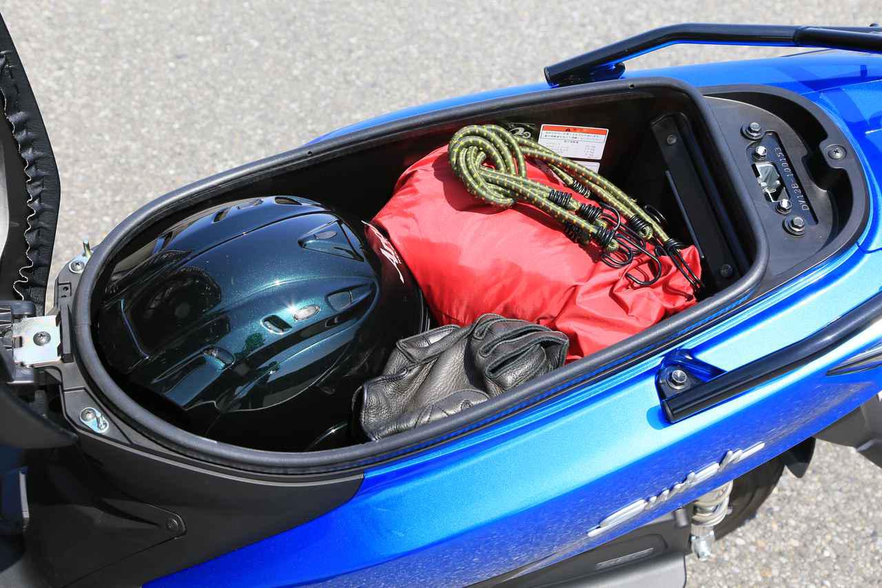 収納 積載能力が高すぎっ 原付二種スクーターなのにバイクキャンプもできるかも 穴が空くまでスズキを愛でる スウィッシュ 試乗インプレ 3 Webオートバイ 自動車情報サイト 新車 中古車 Carview