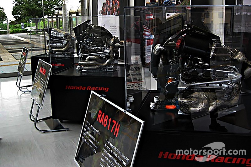 ホンダf1パワーユニット展示会がjr氏家駅前でスタート 15 17年用の3基が揃い踏み Motorsport Com 日本版 自動車情報サイト 新車 中古車 Carview