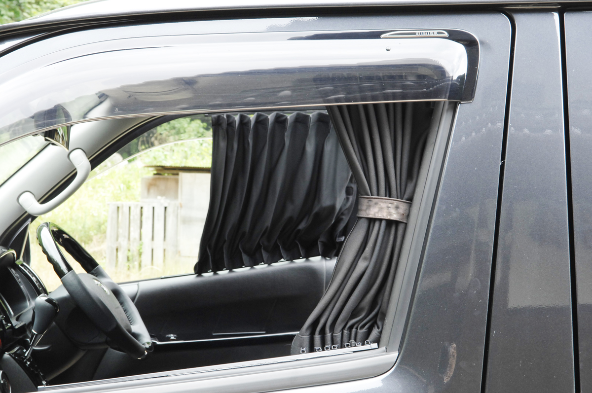注意 運転席 助手席窓の走行中カーテン使用はng Web Cartop 自動車情報サイト 新車 中古車 Carview