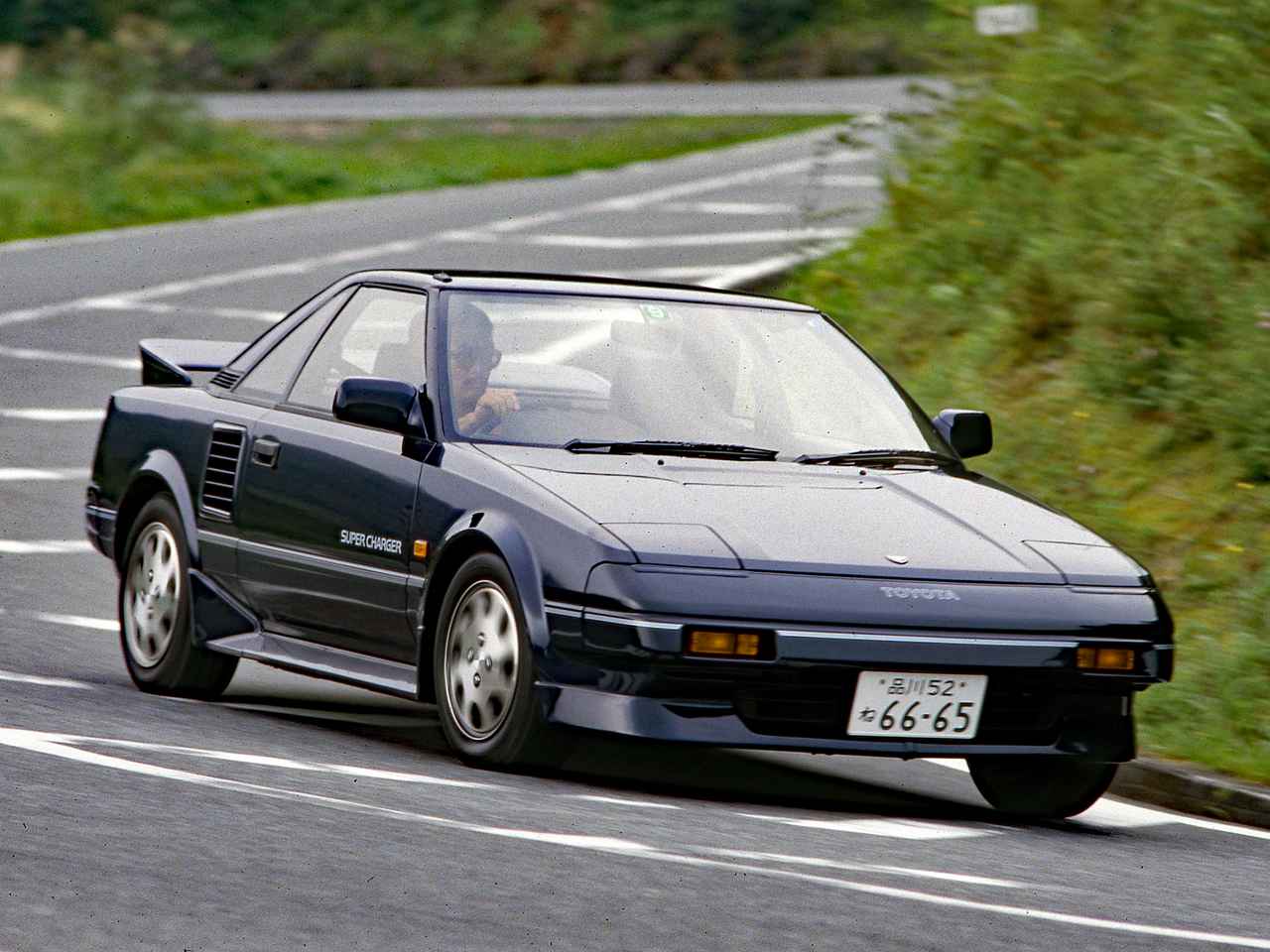 昭和の名車 174 初代mr2はスーパーチャージャーを搭載して動力性能を飛躍的に高めた Webモーターマガジン 自動車情報サイト 新車 中古車 Carview