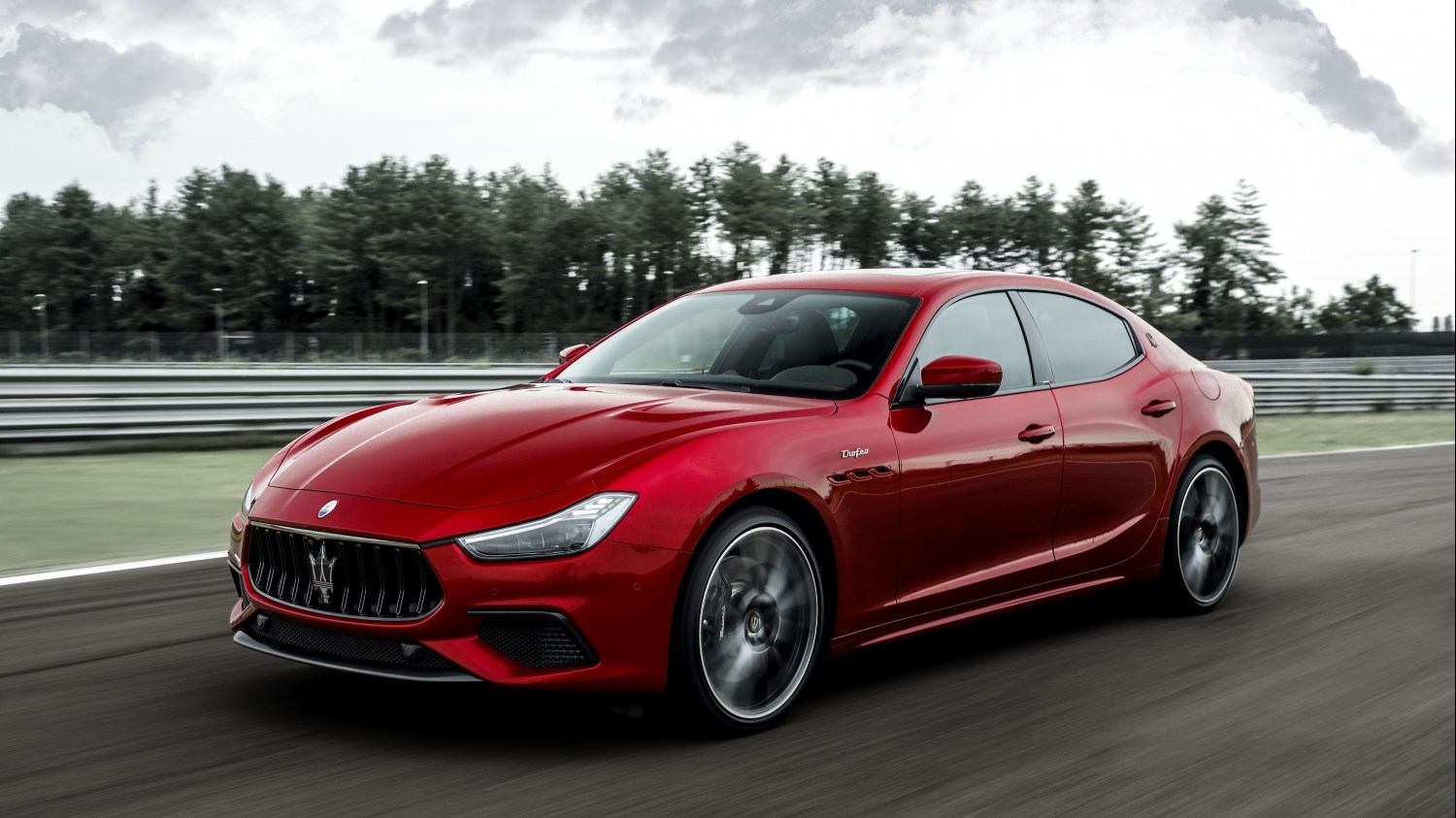 マセラティがクアトロポルテとギブリにフェラーリ製v8を積む高性能モデルを設定 Carview の写真 14ページ目 自動車情報サイト 新車 中古車 Carview