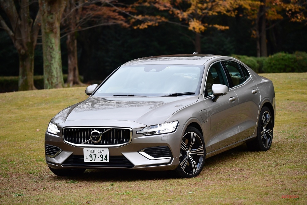 新型ボルボs60 T6日本試乗 プラグイン ハイブリッド セダンの内装 走りの評価は Autocar Japan 自動車情報サイト 新車 中古車 Carview