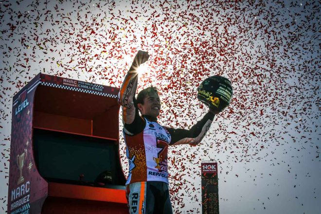 MotoGP日本GP決勝：ドヴィツィオーゾがまさかの転倒。マルケスが激闘を制しチャンピン獲得