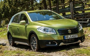 スズキ、ハンガリーでの生産車「SX4 S-CROSS」が「ハンガリアン・クオリティー・プロダクト」賞を受賞