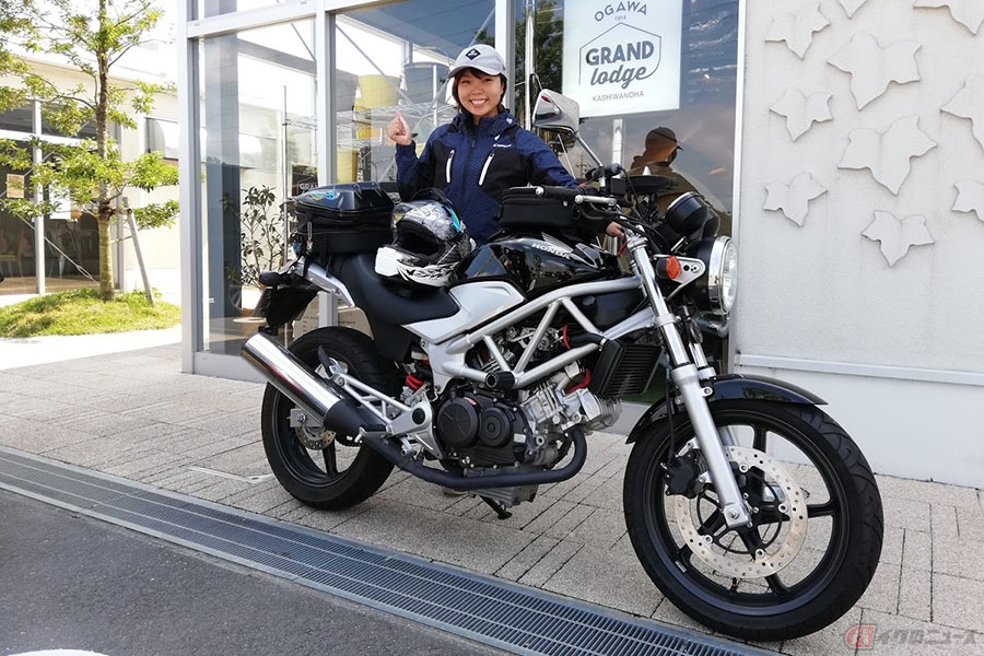 ニッチな職業バイクタレント ホンダ Vtr250 を相棒に選んだ理由とは バイクのニュース 自動車情報サイト 新車 中古車 Carview
