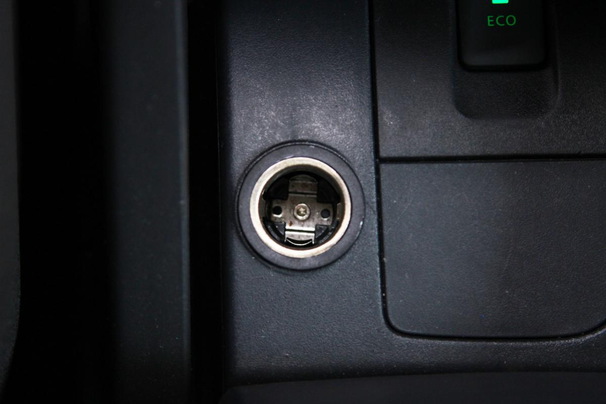 電源を取るのに便利なクルマのシガーライターソケットは世界標準 Web Cartop 自動車情報サイト 新車 中古車 Carview
