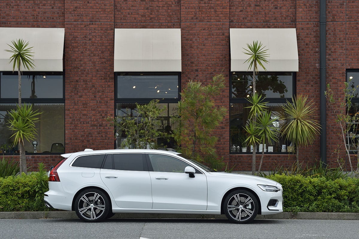 やっぱりボルボのワゴンは美しい ボルボ V60 スタワゴ的カスタム目線で輸入車を知る スタイルワゴン ドレスアップナビ 自動車情報サイト 新車 中古車 Carview