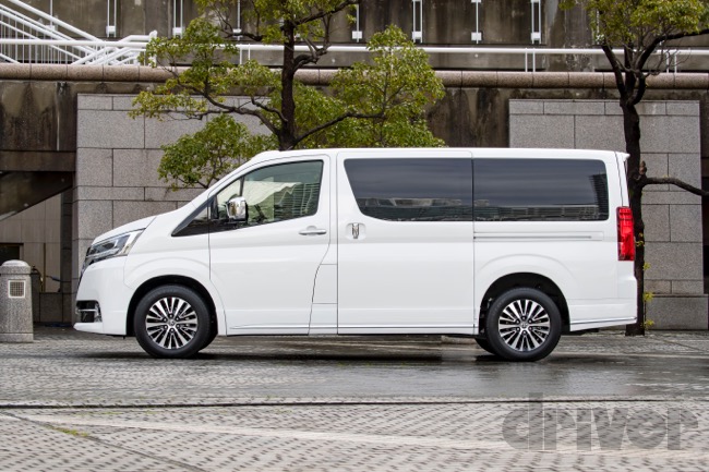 グランエースはアルファードよりもデカイけど小回りがきく理由 Driver Web 自動車情報サイト 新車 中古車 Carview