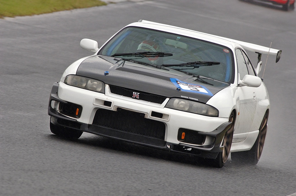 第二世代gt Rの不人気モデル nr33 を再検証 オーテックツカダが手がけた33rを筑波サーキットでチェック Web Option 自動車情報サイト 新車 中古車 Carview