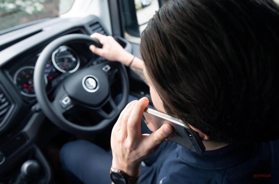 運転中の携帯電話使用の規制 海外はどうなっている 日本は12月1日 強化 内容 理由 Autocar Japan 自動車情報サイト 新車 中古車 Carview