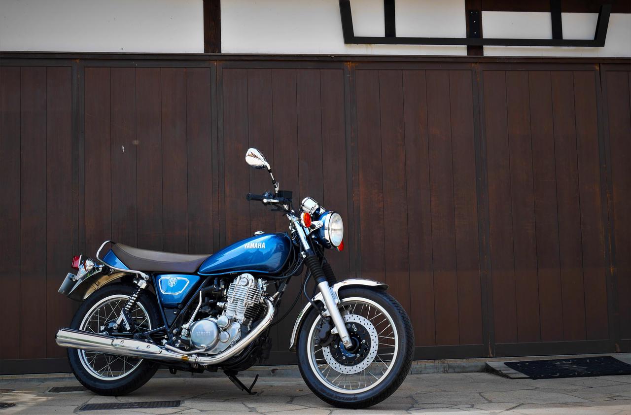 前編 ヤマハ Sr400 だけは無条件に愛していい しかも400ccで 万円って 実は250ccバイクよりもお買い得 Yamaha Sr400 Webオートバイ 自動車情報サイト 新車 中古車 Carview