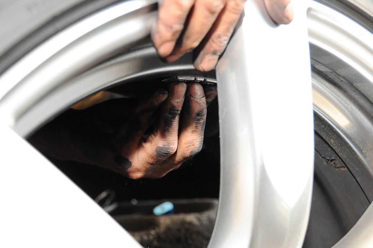 クルマのタイヤ交換すると明細に記載される バランス代 って一体何の費用 Web Cartop 自動車情報サイト 新車 中古車 Carview