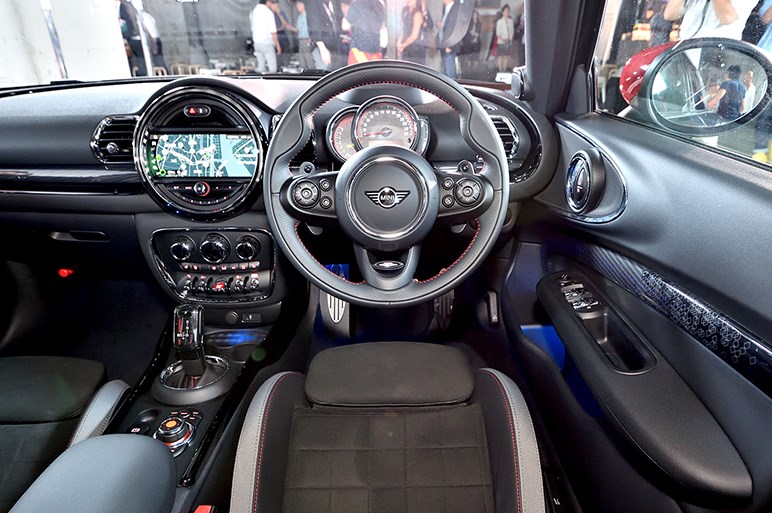 ミニ クラブマン改良でガソリン7速dct化とライトまわり変更 Jcwは75psアップ Carview 自動車情報サイト 新車 中古車 Carview