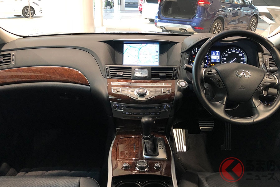 なぜ高級車にはアナログ時計が装着される ラグジュアリーカーと高級時計ブランドとの関係とは くるまのニュース 自動車情報サイト 新車 中古車 Carview
