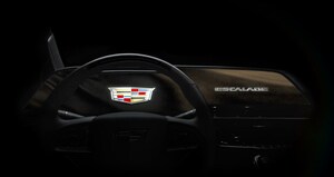 米GM、表面がカーブした38インチ大型OLEDを開発。エスカレード2021年モデルに自動車業界で初採用