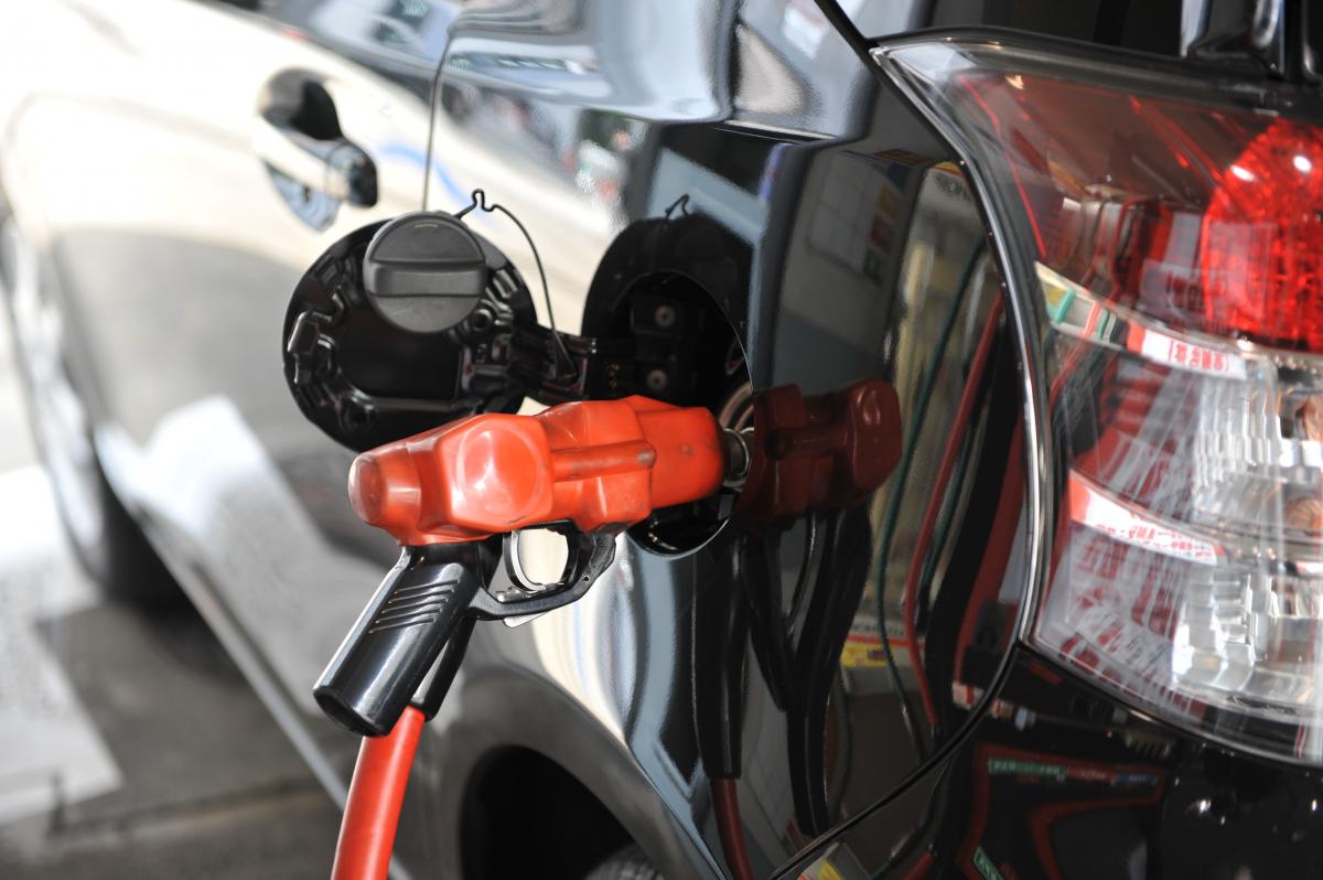 ガソリン価格の上昇で自動車ファン悲鳴！　そもそもガソリン価格はなぜあんなに変動するのか？