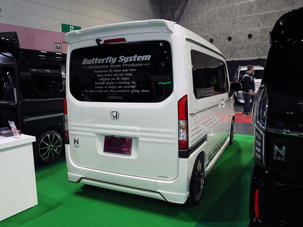 商用車だってカスタムする バタフライシステムから待望のホンダn Van用ハーフエアロが登場 大阪オートメッセ19現地取材 スタイルワゴン ドレスアップナビ 自動車情報サイト 新車 中古車 Carview