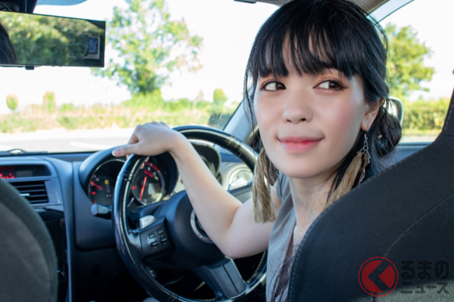 危ないからやめて 運転中の女子がやりがちなｎｇ行為3選 くるまのニュース 自動車情報サイト 新車 中古車 Carview