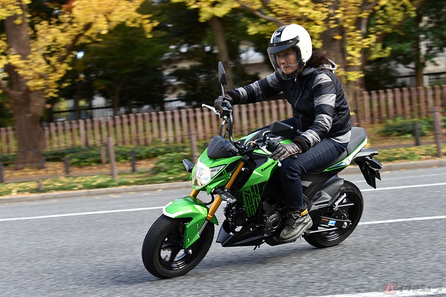 原付二種ネイキッドスポーツ カワサキ Z125 Pro とホンダ グロム を女性ライダーが比べてみました バイクのニュース 自動車情報サイト 新車 中古車 Carview