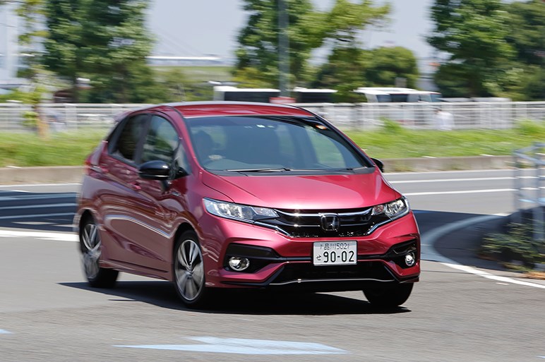 大幅改良された新型フィット 4グレードに試乗してそれぞれの味を確かめた Carview 自動車情報サイト 新車 中古車 Carview