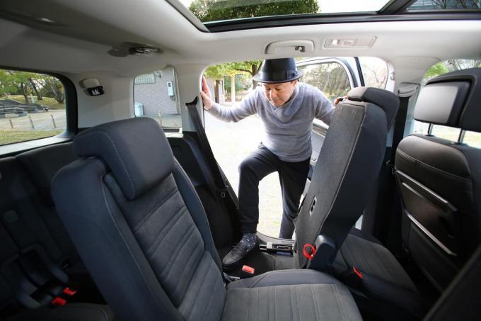 小型ミニバンに ほとんど座れない 3列目席が設定されたワケ Web Cartop 自動車情報サイト 新車 中古車 Carview