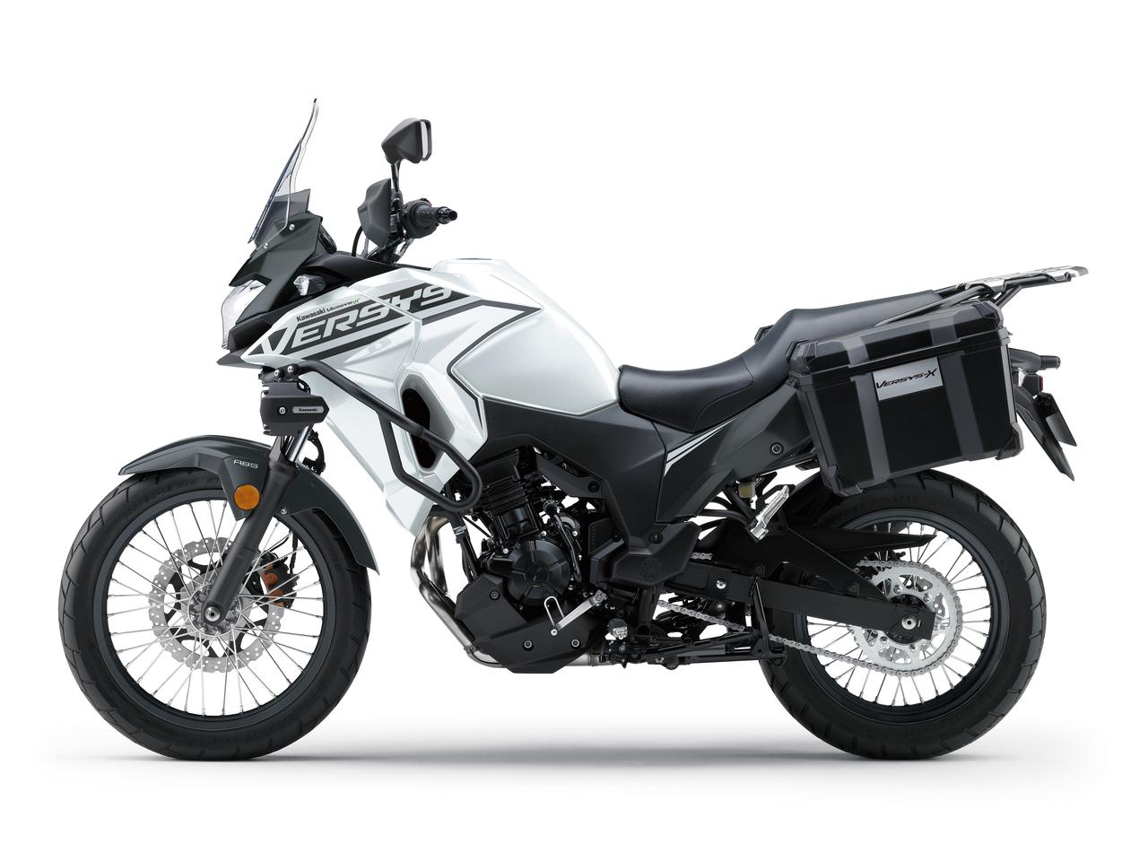 カワサキが Versys X 250 Tourer の年モデルを販売開始 初めての白ボディ さらに都市迷彩風のグレーも新たなグラフィックで復活 Webオートバイ 自動車情報サイト 新車 中古車 Carview