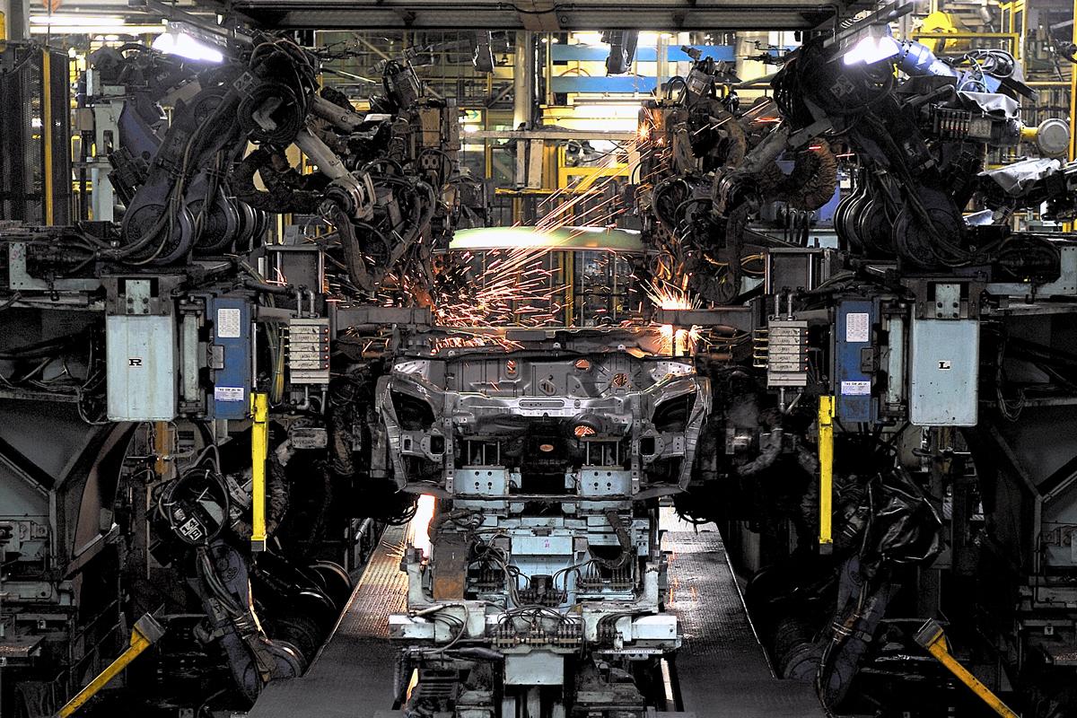 どんなに技術が発展しても無理 自動車製造工場が完全自動化できないワケ Web Cartop 自動車情報サイト 新車 中古車 Carview
