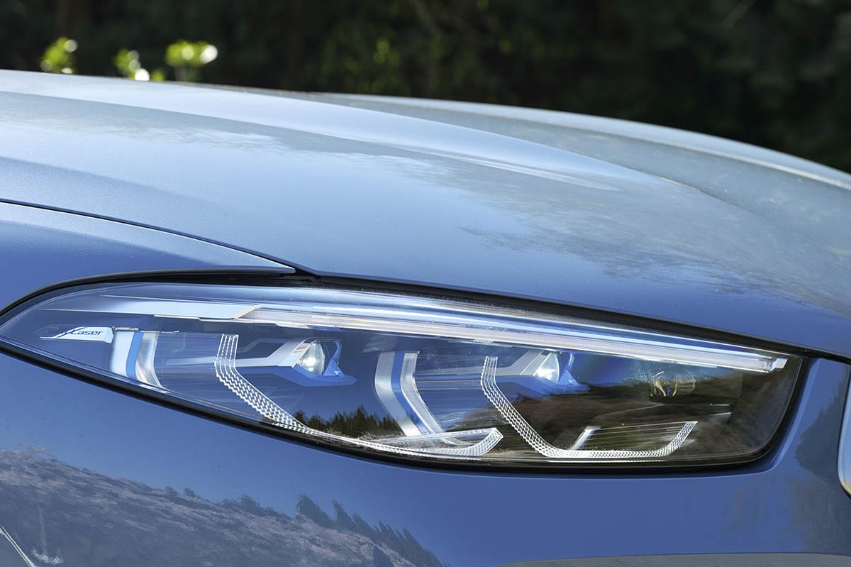 世界一美しいクーペ Bmw 8シリーズは重厚なのにしっとりとしたスタイリング スタワゴ的カスタム目線で輸入車を知る スタイルワゴン ドレスアップナビ の写真 4ページ目 自動車情報サイト 新車 中古車 Carview